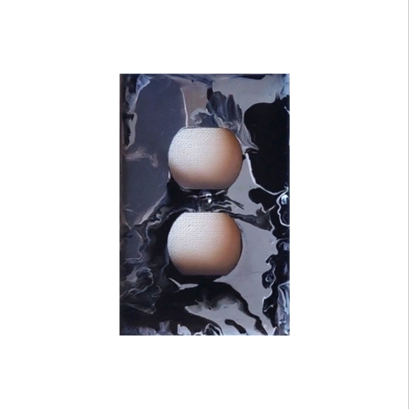 Hand Crafted Gray, Black and White Abstract Design Duplex Outlet Wall Plate - Picture 2 of 2